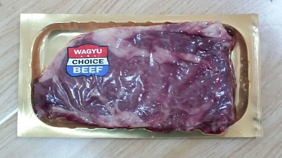 422 mm złota folia termoformująca do pakowania mięsa w opakowania z kiełbasą z tworzywa sztucznego